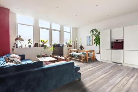 NEWJHPropWorld - 1 Hollywood House - 3 (1).jpg