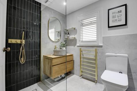 07-a949JHPropWpen - 20 Montrave Road - 7.jpg