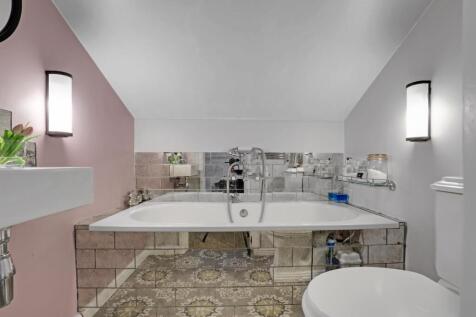 13-651eJHPropWpen - 20 Montrave Road - 37.jpg