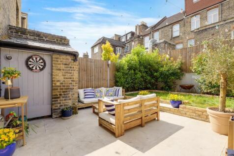 05-190eJHPropWpen - 20 Montrave Road - 1.jpg