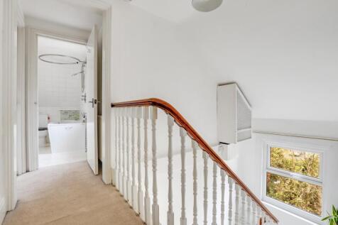 07-0451JHPropWpen - 18c Castledeine Road - 40.jpg