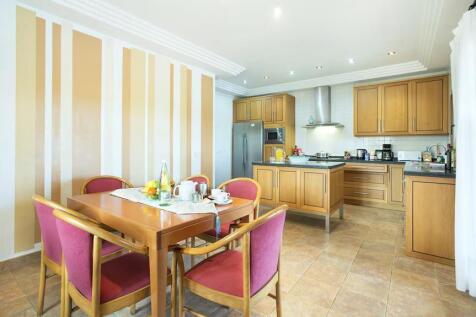 e7859b78-40b8-4c54-a