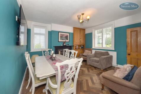 POT HOUSE - dining room 221.jpg