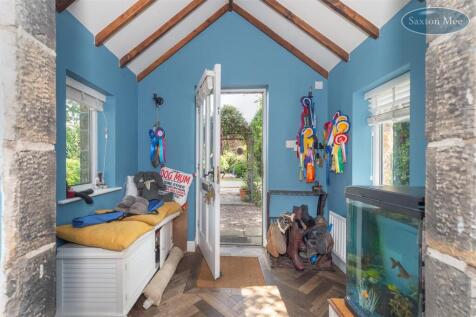 POT HOUSE - porch 432.jpg