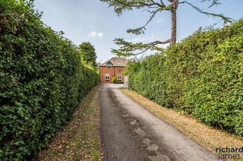 cf47006fa28f40f795bcf77b0bd11e97