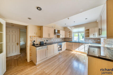 3312a22d27934e86901b70f5463809ba