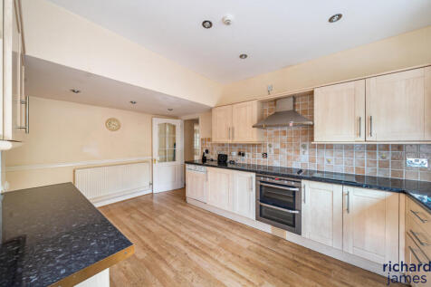 35e98f9e7bdd42e296195306313618d1