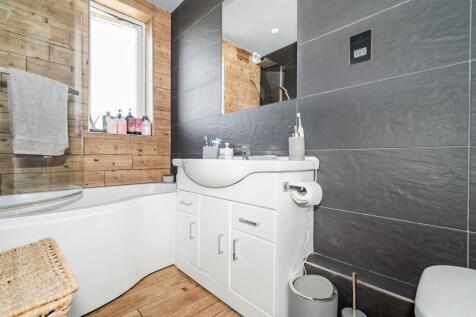 Bathroom downstairs
