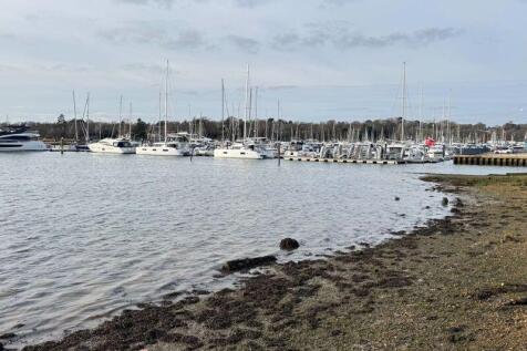 Short walk to river