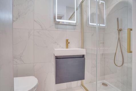 En-suite to Bedroom Two