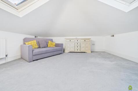 Presented by Nicoleta at EweMove Bexleyheath and D