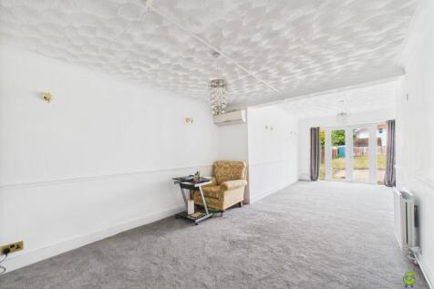 Nicoleta Aliman Ewemove Bexleyheath 352 Long Lane