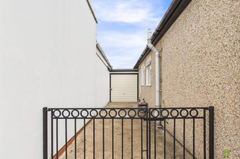 Nicoleta Aliman Ewemove Bexleyheath 352 Long Lane