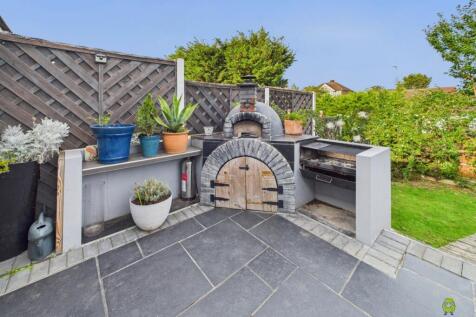 Presented by Clinton at EweMove Bexleyheath and Da