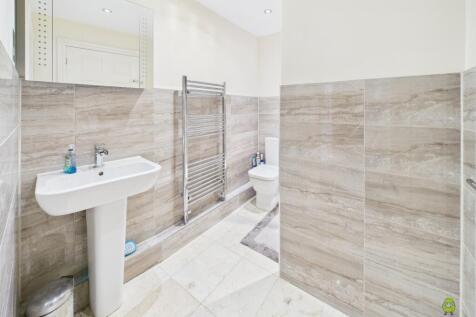 Presented by Clinton at EweMove Bexleyheath and Da