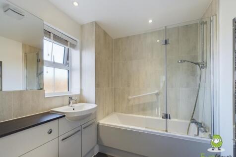 CAM03778G0-PR0156-STILL043