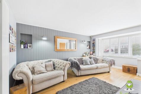 EweMove Estate Agents Basingstoke 7 Basingfield Cl