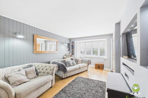 EweMove Estate Agents Basingstoke 7 Basingfield Cl