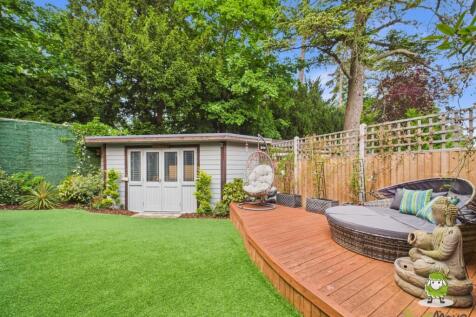 EweMove Estate Agents Basingstoke 7 Basingfield Cl