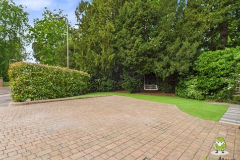 EweMove Estate Agents Basingstoke 7 Basingfield Cl