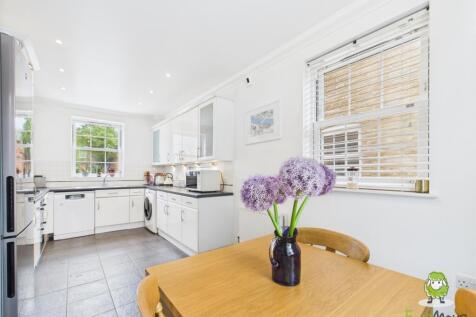 EweMove Basingstoke Estate Agents 17 Gaiger Avenue