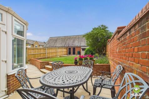 EweMove Basingstoke Estate Agents 17 Gaiger Avenue