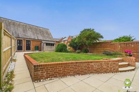 EweMove Basingstoke Estate Agents 17 Gaiger Avenue