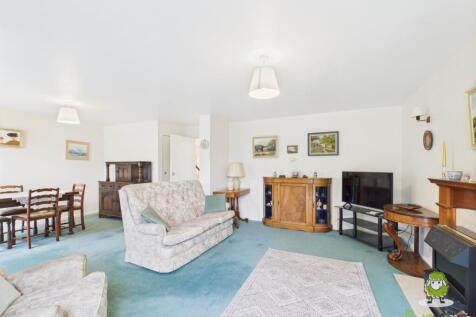 EweMove Estate Agents Basingstoke - Coniston Road 