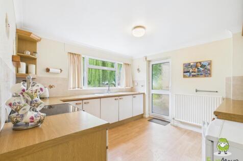 EweMove Estate Agents Basingstoke - Coniston Road 