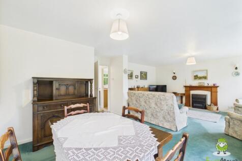 EweMove Estate Agents Basingstoke - Coniston Road 