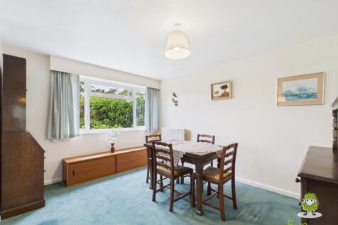 EweMove Estate Agents Basingstoke - Coniston Road 