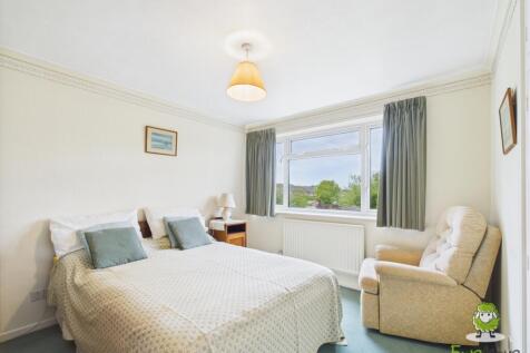 EweMove Estate Agents Basingstoke - Coniston Road 