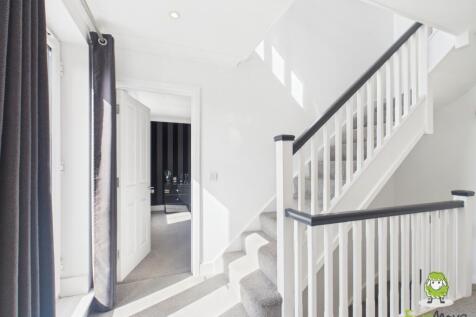 EweMove Estate Agents Basingstoke - Rockbourne Roa