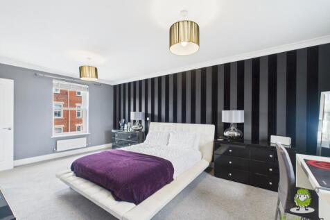 EweMove Estate Agents Basingstoke - Rockbourne Roa