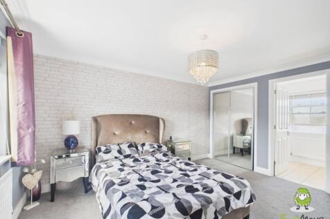 EweMove Estate Agents Basingstoke - Rockbourne Roa