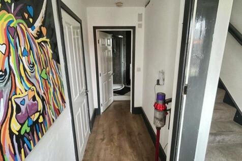 EweMove Estate Agents Basingstoke - Rockbourne Roa