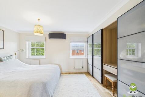 EweMove Estate Agents Basingstoke - Gaiger Avenue 