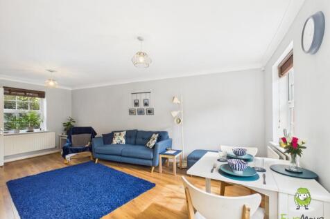 EweMove Estate Agents Basingstoke - Compton Way