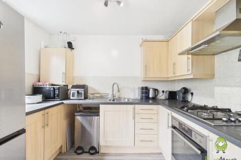 EweMove Estate Agents Basingstoke - Compton Way