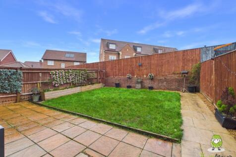 EweMove Estate Agents Basingstoke - Cornice Road 