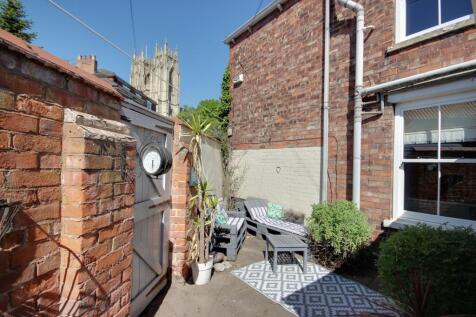 1 Rear Yard