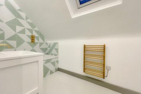 Bathroom (iii).jpg