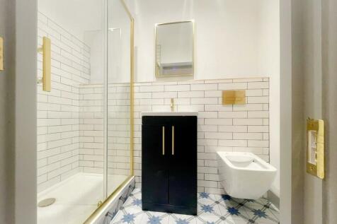 Shower Room.jpg
