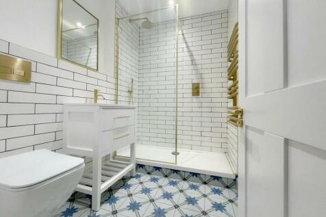 Shower Room.jpg