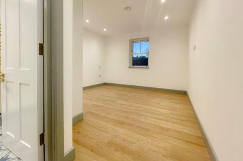 Bedroom Suite (ii).jpg
