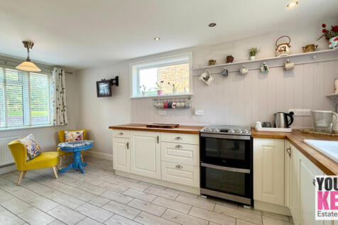 Estate agents in Folkestone - Your Key Move. Free 