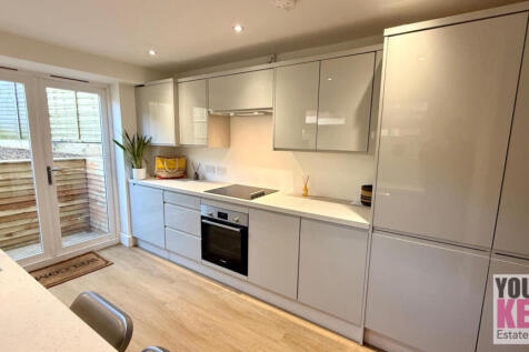 Folkestone Estate Agents, Your Key Move - Victoria