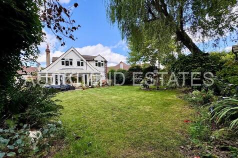 IMG_7963-17579432...