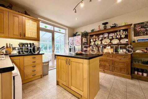 IMG_7916-17579431...