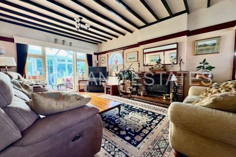 IMG_7882-17579431...